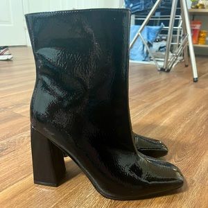 Cape Robbin Black booties